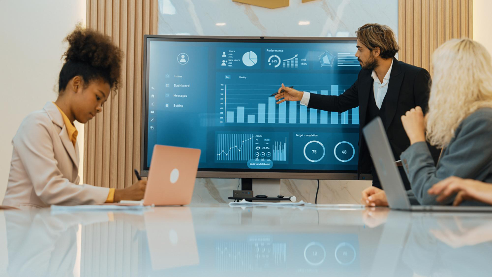 The Power of Data How Data-Driven Decision Making Enhances Strategic Leadership